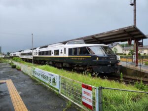 九州横断特急はあそぼーい車両で運行されていた