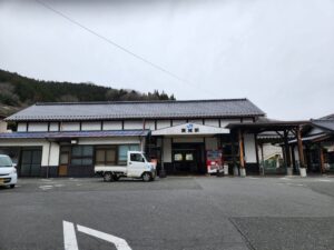東城駅の駅舎